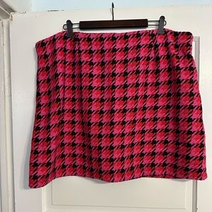 Shein Curve Houndstooth Skirt - NWOT